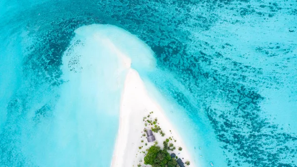 Beautiful aerial view of Maldives and tropical beach. Путешествия — стоковое фото