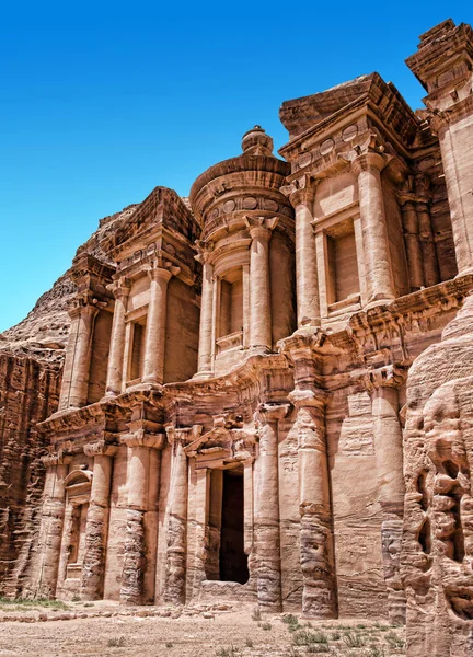 Antiguo templo en Petra, Jordania — Foto de Stock