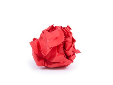 Buruşmuş kağıt top beyaz arkaplanda izole