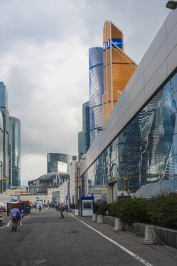 Moskova, Rusya - Mayıs, 13, 2018: Moskova gökdelenler şehri. Expocenter toprakları görüntülemek