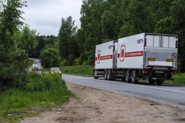 Moscow region, Rusya Federasyonu - 21 Mayıs 2018: Moskova bölgesinde karayolu üzerinde kamyon