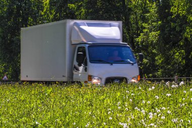 Moscow region, Rusya Federasyonu - 21 Mayıs 2018: Moskova bölgesinde karayolu üzerinde kamyon