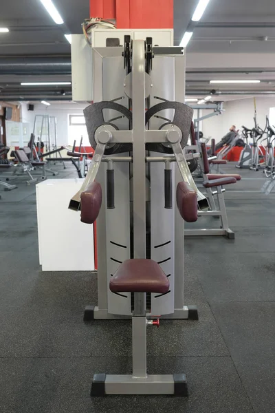 Interior Del Gimnasio Con Aparato Gimnasio — Foto de Stock