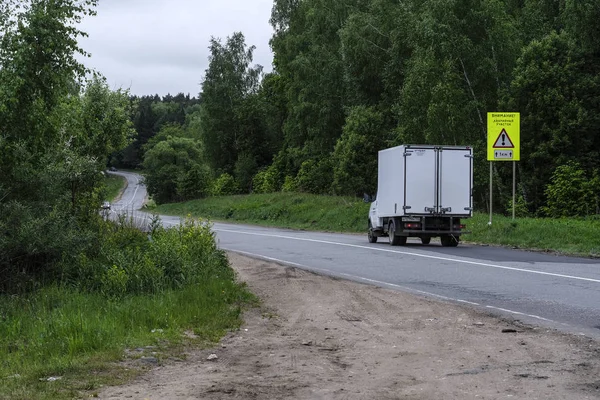 Región Moscú Rusia Mayo 2018 Camión Una Carretera Región Moscú —  Fotos de Stock