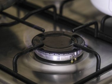 Bir gaz sobası ateşten yakın çekim