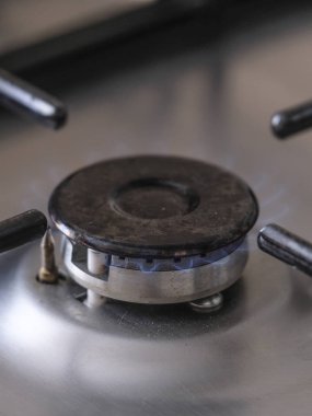 Bir gaz sobası ateşten yakın çekim