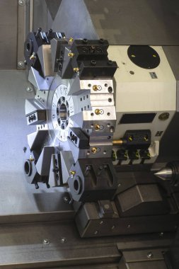 Metal işleme torna yakın çekim