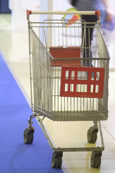 Chariot Magasin Dans Supermarché — Photo