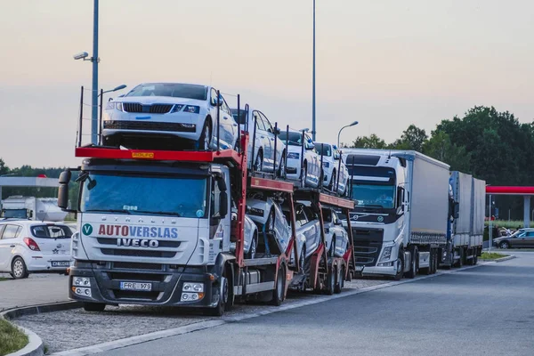 Polen Mei 2018 Vrachtwagens Een Parkeerplaats Buurt Van Een Snelweg — Stockfoto