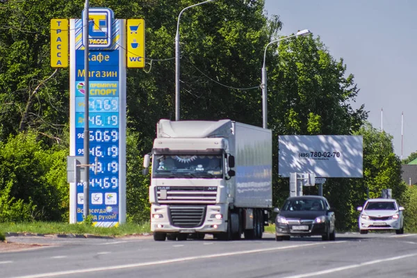 Região Moscou Rússia Maio 2018 Passagem Caminhão Por Posto Gasolina — Fotografia de Stock