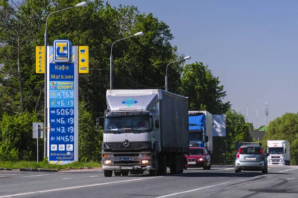 Moskou Regio Rusland Mei 2018 Vrachtwagen Passeert Benzine Station Moscow — Stockfoto