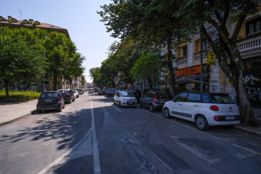 Milan, İtalya - Haziran, 17, 2018: bir Milano ortasına sokakta