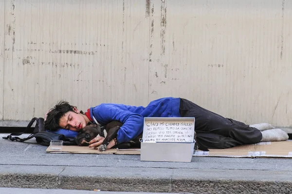 Milan Italy June 2018 Poor Tramp Sleeps Embracing Dog — Stock Photo, Image