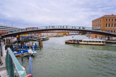 Venice, İtalya - Haziran, 28: tekneler bir kanalda Venedik, İtalya