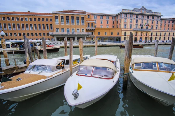 Venice Olaszország Június Hajók Csatorna Velence Olaszország — Stock Fotó