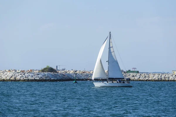 Sottomarina Italia Junio 2018 Yates Flotan Cerca Playa Sottomorina Italia — Foto de Stock