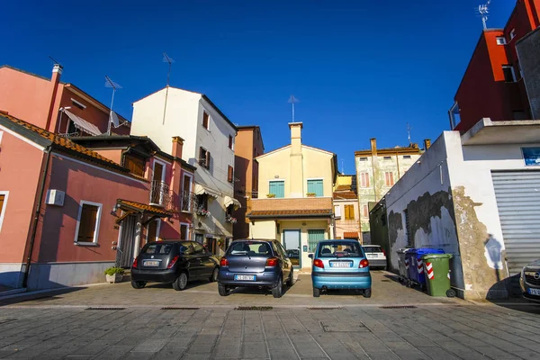 Sottomarina Italy June 2018 Cars Parking Houses Embankment Sottomarina Italy — Stock Photo, Image