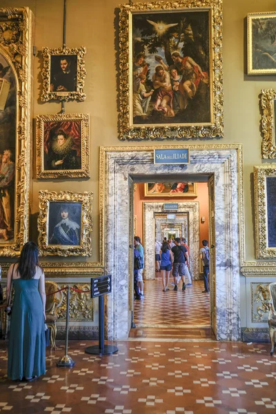 フィレンツェのピティー宮殿のフィレンツェ イタリア 2018 インテリア — ストック写真
