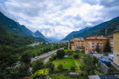 Longarone, İtalya - Temmuz, 12, 2018: Alp manzara görüntü ile Longarone, İtalya