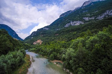Piave nehri görüntü ile alp manzara