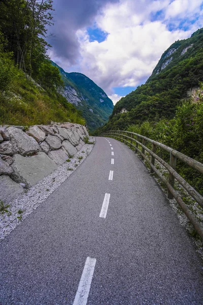 Paesaggio Alpino Con Immagine Della Strada — Foto Stock