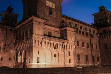 Ferrara, İtalya - Temmuz, 22, 2018: Ferrara kale geceleri