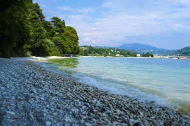 Garda Gölü görüntüsüyle manzara