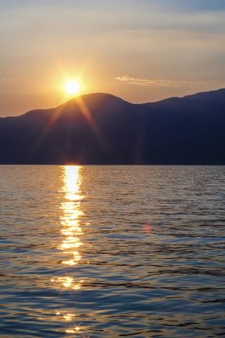 Günbatımı Garda Gölü, İtalya
