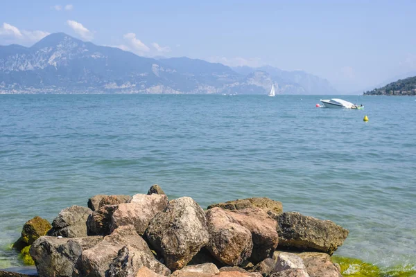 Garda Italia Luglio 2018 Barche Sul Lago Garda Italia — Foto Stock