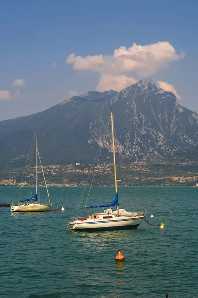 Garda Italia Luglio 2018 Barche Sul Lago Garda Italia — Foto Stock