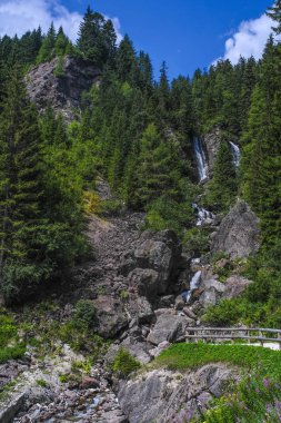 Şelale Alpleri'nde görüntü ile manzara