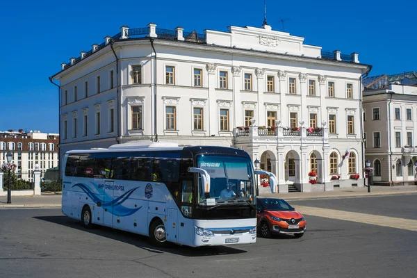 stock image Kazan, Russia - August, 21, 2018: bus on a square near Kremlin in Kazan, Russia