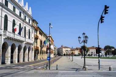 Padova, İtalya - Ağustos, 6, 2018: Prato della valle meydanında bir merkezi, Padova, İtalya