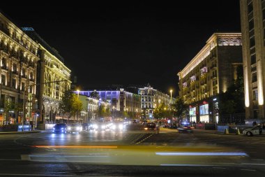 Moskova, Rusya - Ağustos, 30, 2018: gece trafik Moskova'da. Rusya