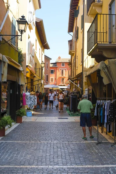 Garda Italia Agosto 2018 Street Shop Una Strada Pedonale Nel — Foto Stock