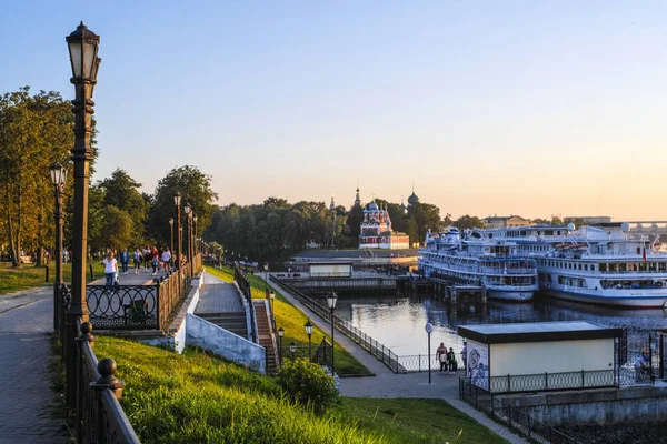 Uglich Rusya Ağustos 2018 Bir Iskele Uglich Rusya Gemilerde — Stok fotoğraf