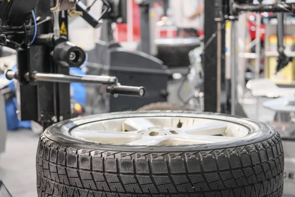 Roue Sur Une Machine Pneus — Photo