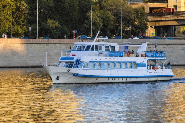 Moscow Russia August 2018 Pleasure Boat Sails Moscow River — Stock Photo, Image