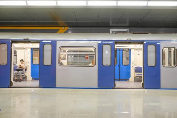 Moscou Rússia Agosto 2018 Trem Metrô Estação Borovskoye Shosse Moscou — Fotografia de Stock