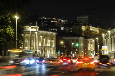 Moskova, Rusya - Eylül, 6, 2018: gece trafik Moskova, Rusya