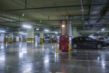 Moskova, Rusya - Eylül, 10, 2018: Moskova, Rusya'nın otopark bir underground araçlarda