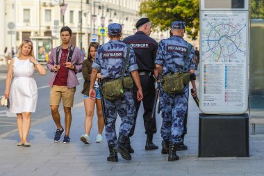 Moskova, Rusya - Eylül, 10, 2018: polis Moskova Caddesi üzerinde