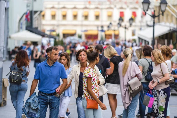 Moskva Rusko Září 2018 Chodce Moskevské Ulici Kuzněckij Většina — Stock fotografie