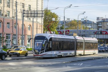 Moskova, Rusya - Eylül, 15, 2018: Moskova street tramvayda