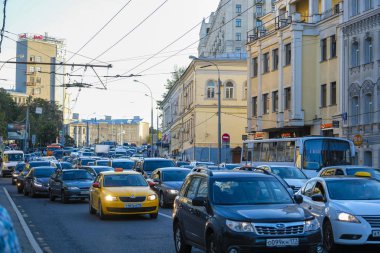 Moskova, Rusya - Eylül, 15, 2018: Rating Moskova Caddesi üzerinde