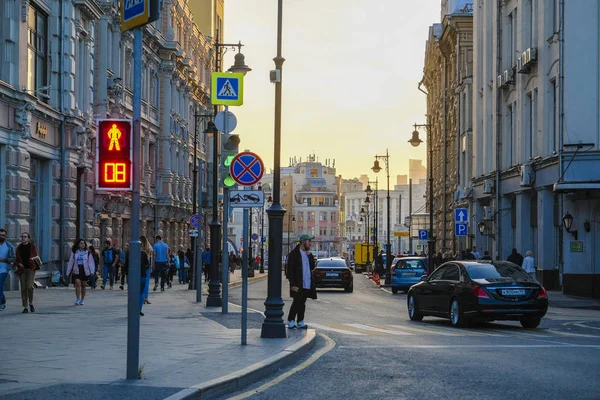 Moscú Rusia Septiembre 2018 Tráfico Calle Moscú — Foto de Stock