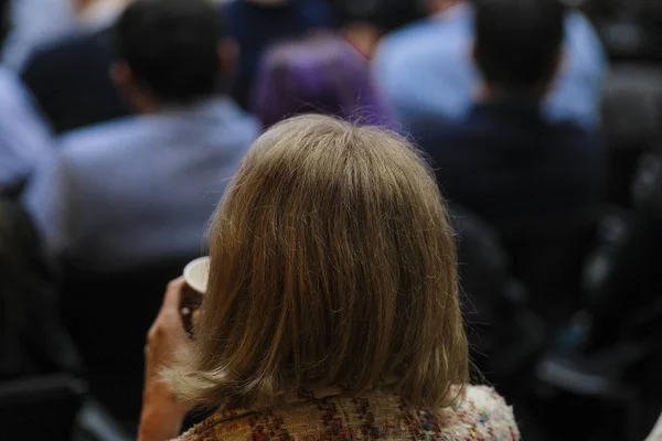 Les Gens Sur Une Conférence — Photo