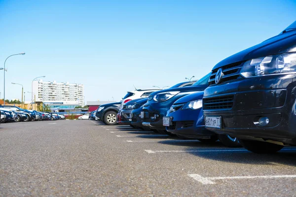 Moskau Russland September 2018 Autos Auf Dem Abgefangenen Parkplatz Der — Stockfoto