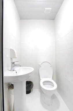 bir tuvalet odanın iç