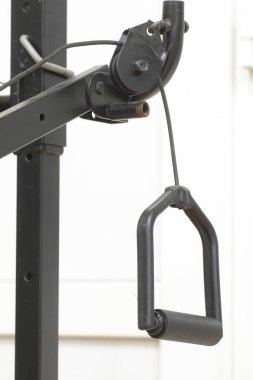 Bir spor salonunun içinde.